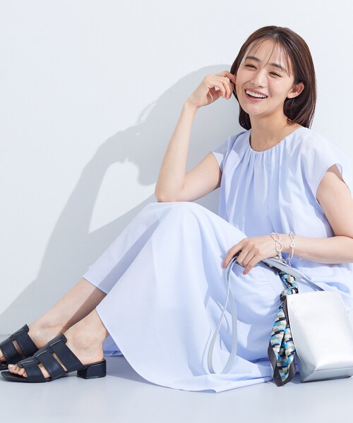 INDIVI(インディヴィ)の「【1枚でコーデ完成!】タックワンピース(ワンピース・レディース・ブラック/ブルー/ライトグレー・05/40/38/36/19/15 /13)」の11枚目の写真