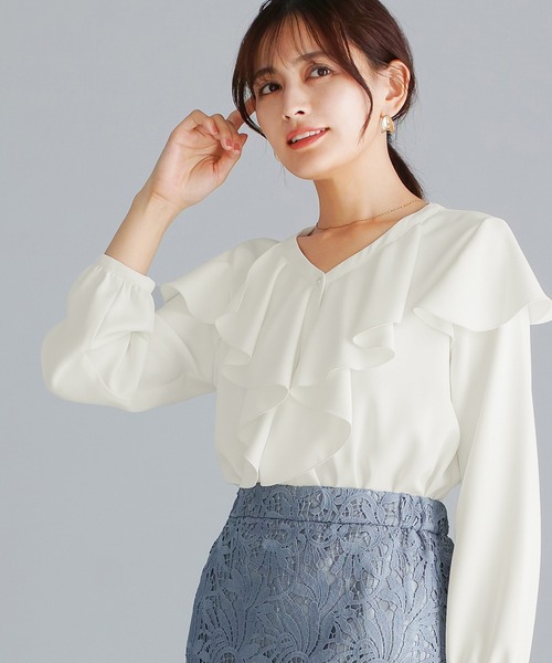 WHITE JOOLA(ホワイトジョーラ)の「【 華やかに映える 】 ソフトツイル・ラッフルフリルモードブラウス(シャツ/ブラウス・レディース・ベージュ/ピンク/オフホワイト/サックスブルー・S/M/L)」の15枚目の写真