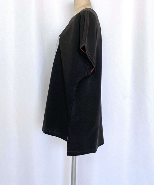 Q（キュー）の「フォトフレンチT（Tシャツ/カットソー・レディース・チャコールグレー/ホワイト・MEDIUM）」の6枚目の写真