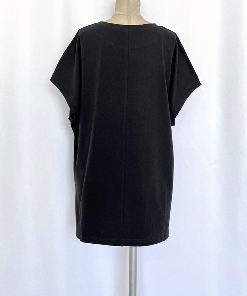 Q（キュー）の「フォトフレンチT（Tシャツ/カットソー・レディース・チャコールグレー/ホワイト・MEDIUM）」の7枚目の写真