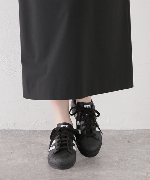 Spick & Span(スピックアンドスパン)の「adidas / アディダス SUPERSTAR 82(スニーカー・レディース・ブラック・24.5cm/24cm/23.5cm/23cm)」の3枚目の写真