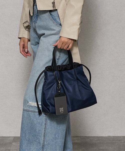 PADMA(パドマ)の「【PADMA/パドマ】ナイロン×レザー 巾着ミニトートバッグ(ビジネスバッグ・レディース・グレー/カーキ/ピンク/ワイン/ベージュ/ブラック/ネイビー・FREE)」の6枚目の写真