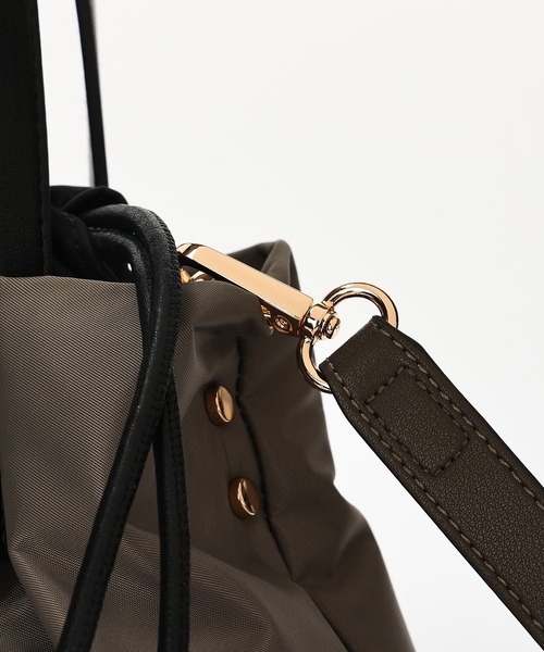 PADMA(パドマ)の「【PADMA/パドマ】ナイロン×レザー 巾着ミニトートバッグ(ビジネスバッグ・レディース・グレー/カーキ/ピンク/ワイン/ベージュ/ブラック/ネイビー・FREE)」の22枚目の写真