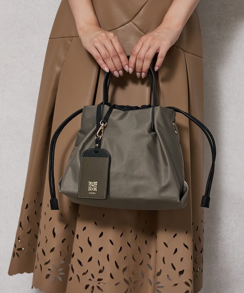 PADMA(パドマ)の「【PADMA/パドマ】ナイロン×レザー 巾着ミニトートバッグ(ビジネスバッグ・レディース・グレー/カーキ/ピンク/ワイン/ベージュ/ブラック/ネイビー・FREE)」の14枚目の写真