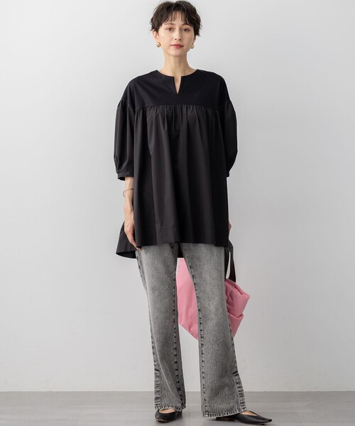 23区（ニジュウサンク）の「【SLOW/一部店舗限定】スリット ストレート デニム（デニムパンツ・レディース・ライトグレー系/ダルブルー系・40/38/36）」の11枚目の写真