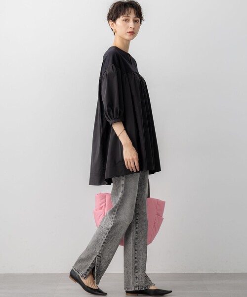 23区（ニジュウサンク）の「【SLOW/一部店舗限定】スリット ストレート デニム（デニムパンツ・レディース・ライトグレー系/ダルブルー系・40/38/36）」の12枚目の写真