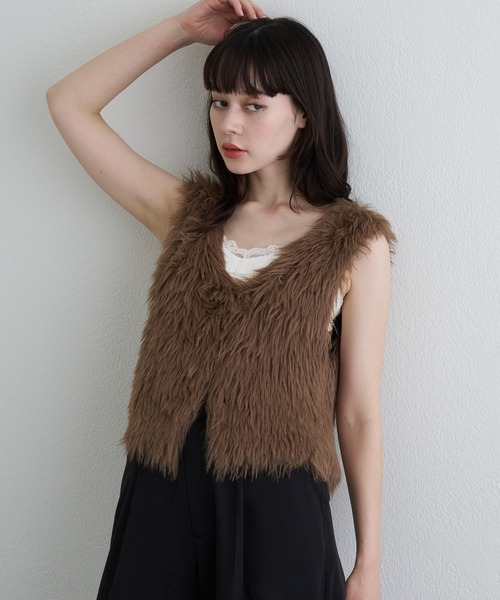 RAY CASSIN(レイカズン)の「ファーニットベスト(ニット/セーター・レディース・アイボリー/グレー/ブラウン・FREE)」の3枚目の写真