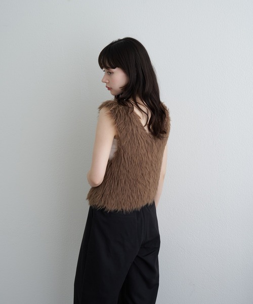 RAY CASSIN(レイカズン)の「ファーニットベスト(ニット/セーター・レディース・アイボリー/グレー/ブラウン・FREE)」の6枚目の写真