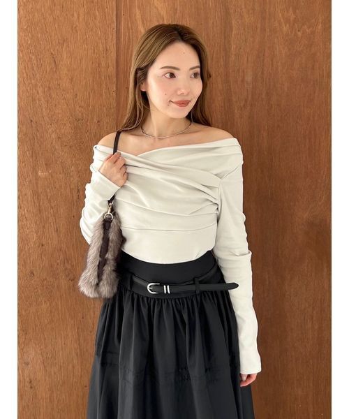 【新品未使用】フレイアイディー ギャザーオフショルカットソー (ブラック) USAGI ONLINE・ZOZO限定】ギャザーオフショルカットソー（Tシャツ