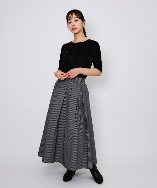 QUEENS COURT(クイーンズコート)の「シアーベロアセンターシームプルオーバー≪手洗い可能≫(Tシャツ/カットソー・レディース・ブラック/オフホワイト/ブルー・M)」の12枚目の写真