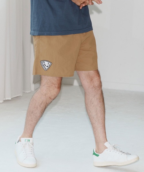 No Rain No Rainbow(ノーレインノーレインボー)の「mp14088-shrink nylon shorts ナイロンショートパンツ(NR25W-29)(その他パンツ・メンズ・ブラック/オリーブ/ベージュ系その他・S/M/L/XL)」の2枚目の写真