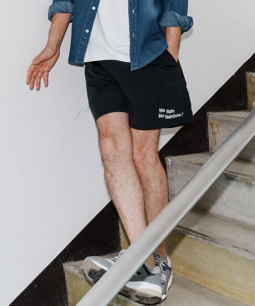 No Rain No Rainbow(ノーレインノーレインボー)の「mp14088-shrink nylon shorts ナイロンショートパンツ(NR25W-29)(その他パンツ・メンズ・ブラック/オリーブ/ベージュ系その他・S/M/L/XL)」の5枚目の写真