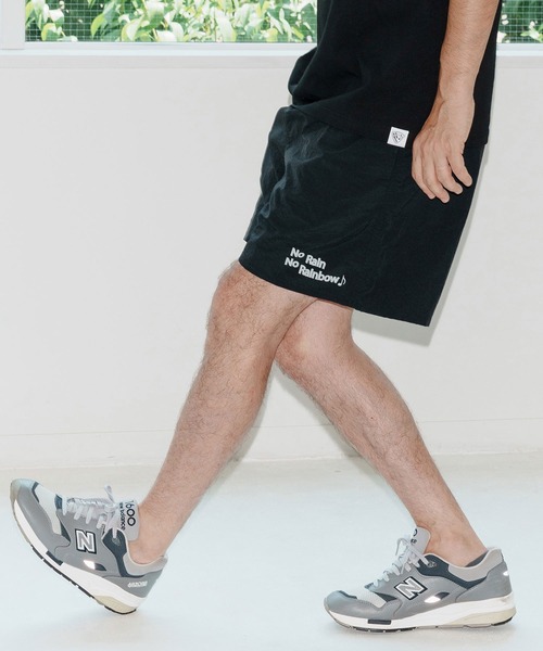 No Rain No Rainbow(ノーレインノーレインボー)の「mp14088-shrink nylon shorts ナイロンショートパンツ(NR25W-29)(その他パンツ・メンズ・ブラック/オリーブ/ベージュ系その他・S/M/L/XL)」の6枚目の写真
