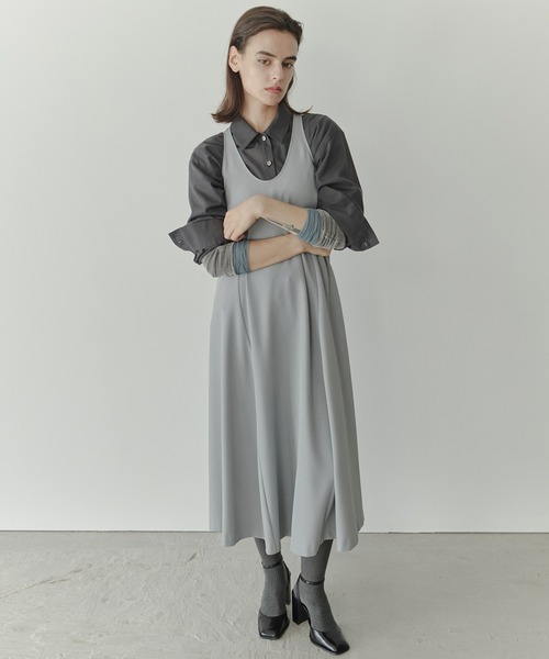 LE CIEL BLEU(ルシェルブルー)の「シアーウールシャツwネックスカーフ / Sheer Wool Shirt w/Neck Scarf(シャツ/ブラウス・レディース・ベージュ/チャコールグレー・36/38)」の2枚目の写真