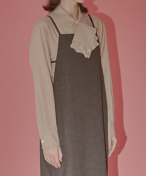 LE CIEL BLEU(ルシェルブルー)の「シアーウールシャツwネックスカーフ / Sheer Wool Shirt w/Neck Scarf(シャツ/ブラウス・レディース・ベージュ/チャコールグレー・36/38)」の13枚目の写真