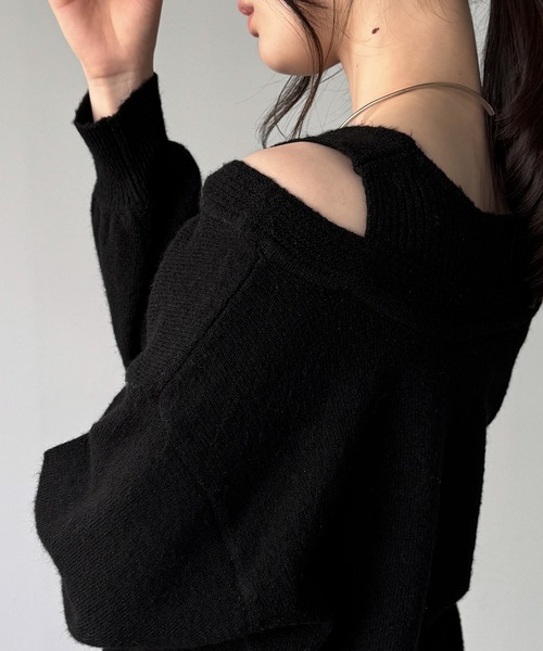 junoah(ジュノア)の「レイヤード風Vネックニット(薄手)(ニット/セーター・レディース・チャコール/ブラック/アイボリー・MEDIUM/LARGE)」の5枚目の写真