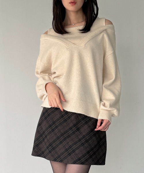junoah(ジュノア)の「レイヤード風Vネックニット(薄手)(ニット/セーター・レディース・チャコール/ブラック/アイボリー・MEDIUM/LARGE)」の11枚目の写真