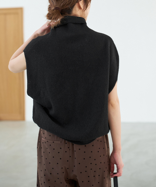 未使用 人気完売商品 spick&spanオフタートルニットベスト　ブラック オフタートルニットベスト（ニット/セーター）｜Spick & Span