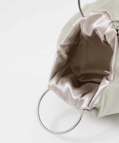 URBAN RESEARCH ROSSO WOMEN（アーバンリサーチ　ロッソ）の「kaene　リングハンドルバッグ（ハンドバッグ・レディース・ベージュ/ブラック・FREE）」の4枚目の写真