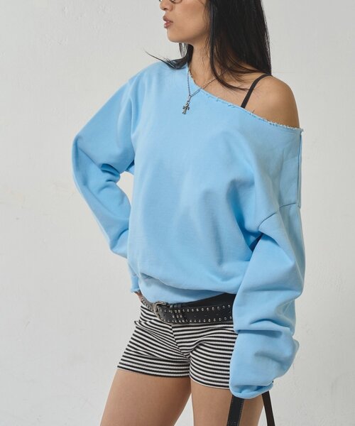 WHO'S WHO gallery(フーズフーギャラリー)の「【WEB限定】OFF-SHOULDER SWEAT(スウェット・レディース・ネイビー/チャコールグレー/ライトグレー/ブルー系その他/パープル/イエロー/サックスブルー/グレー・FREE)」の5枚目の写真