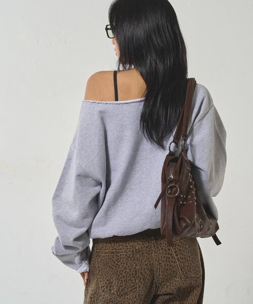 WHO'S WHO gallery(フーズフーギャラリー)の「【WEB限定】OFF-SHOULDER SWEAT(スウェット・レディース・ネイビー/チャコールグレー/ライトグレー/ブルー系その他/パープル/イエロー/サックスブルー/グレー・FREE)」の11枚目の写真