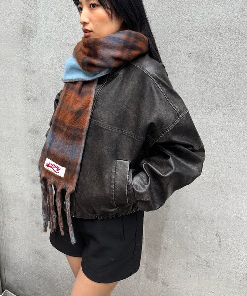 WHO'S WHO gallery(フーズフーギャラリー)の「SLOPPYリバーシブルチェックマフラー(マフラー・レディース・ブルー/ブラック/ブラウン・FREE)」の9枚目の写真