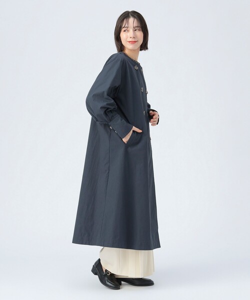 BEAMS HEART（ビームスハート）の「【ベストセラー】後ボタン ロングコート（ノーカラーコート・レディース・オリーブ/ネイビー/ベージュ・MEDIUM/SMALL）」の15枚目の写真