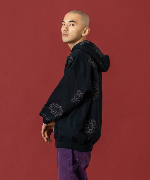 XLARGE（エクストララージ）の「ALLOVER EMBROIDERY ZIP UP HOODED SWEATSHIRT（パーカー・メンズ・ライトブルー/ブラック/ブラウン・L/M/S/XL）」の4枚目の写真