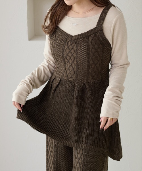 apres jour clair(アプレジュールクレア)の「【apres jour clair】【セットアップ可能】ケーブルニットビスチェ(ニット/セーター・レディース・ベージュ/ブラウン系その他/アイボリー・フリー/X-LARGE)」の2枚目の写真