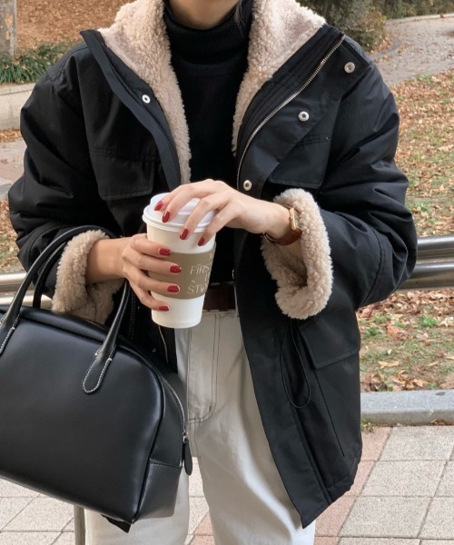 emi+（エミプラス）の「ドロスト裏ボアドッキングミリタリージャケット（ミリタリージャケット・レディース・ベージュ/ブラック・FREE）」の2枚目の写真