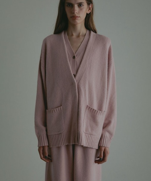 ETRE TOKYO（エトレトウキョウ）の「プレーンステッチＶネックニットカーディガン（カーディガン/ボレロ・レディース・ブルー/ベージュ/ピンク・FREE）」の19枚目の写真