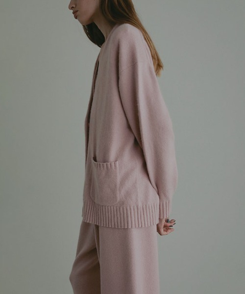 ETRE TOKYO（エトレトウキョウ）の「プレーンステッチＶネックニットカーディガン（カーディガン/ボレロ・レディース・ブルー/ベージュ/ピンク・FREE）」の20枚目の写真