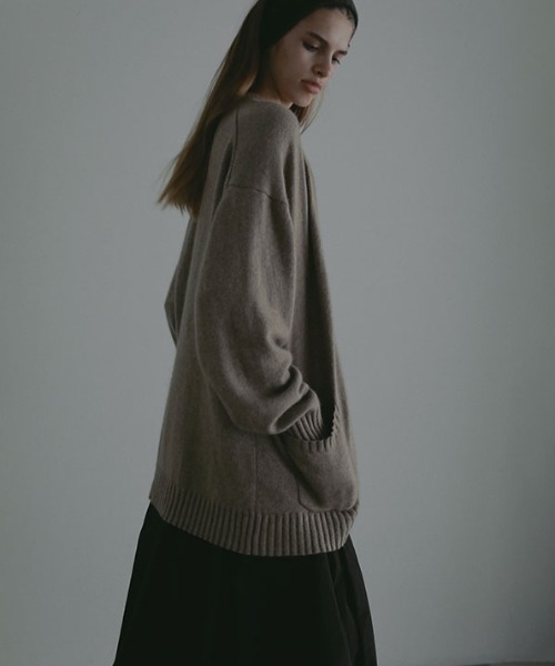 ETRE TOKYO（エトレトウキョウ）の「プレーンステッチＶネックニットカーディガン（カーディガン/ボレロ・レディース・ブルー/ベージュ/ピンク・FREE）」の4枚目の写真