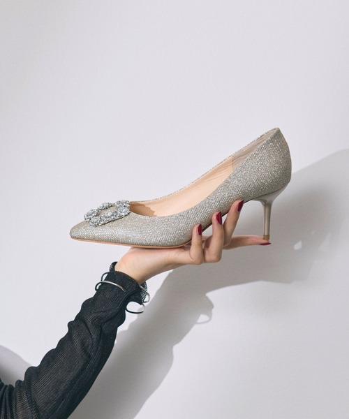 ALUNE(アルネ)の「ビジューバックルパンプス(パンプス・レディース・ブラック系その他/ゴールド・23cm/24.5cm/24cm/23.5cm/22.5cm)」の13枚目の写真