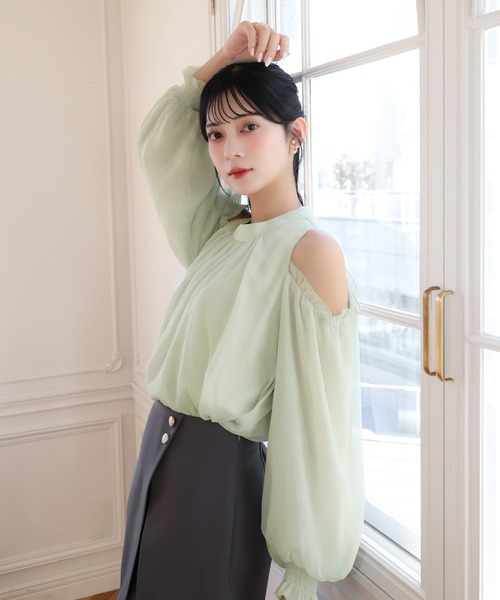 mipiarl(ミピアール)の「オフショルシアーギャザーブラウス(シャツ/ブラウス・レディース・ミント/アイボリー/ブラック・LARGE/MEDIUM/SMALL)」の18枚目の写真
