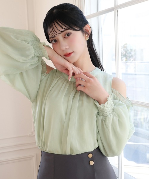 mipiarl(ミピアール)の「オフショルシアーギャザーブラウス(シャツ/ブラウス・レディース・ミント/アイボリー/ブラック・LARGE/MEDIUM/SMALL)」の17枚目の写真