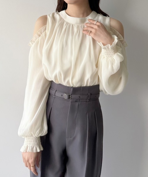 mipiarl(ミピアール)の「オフショルシアーギャザーブラウス(シャツ/ブラウス・レディース・ミント/アイボリー/ブラック・LARGE/MEDIUM/SMALL)」の10枚目の写真