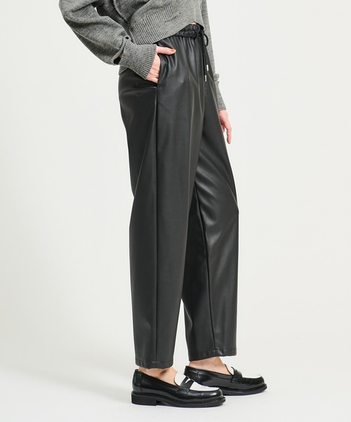 ESTNATION（エストネーション）の「ESTNATION / レザーライクパンツ（その他パンツ・レディース・ブラック/カーキ・36/38）」の3枚目の写真