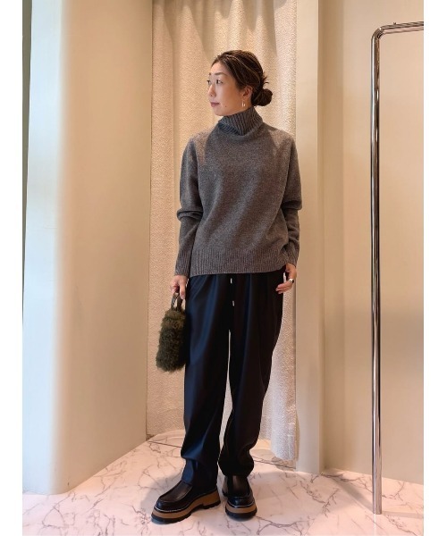 ESTNATION（エストネーション）の「ESTNATION / レザーライクパンツ（その他パンツ・レディース・ブラック/カーキ・36/38）」の17枚目の写真