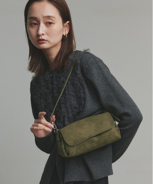 ad thie（アドティエ）の「2WAYスエード ミニショルダーバッグ（ショルダーバッグ・レディース・ブラック/ブラウン/カーキ/マスタード/ベージュ・FREE）」の4枚目の写真