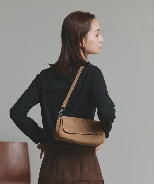 ad thie（アドティエ）の「2WAYスエード ミニショルダーバッグ（ショルダーバッグ・レディース・ブラック/ブラウン/カーキ/マスタード/ベージュ・FREE）」の15枚目の写真