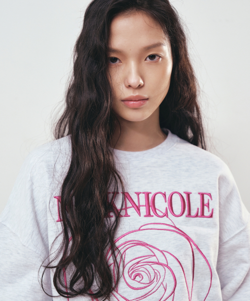 NICK&NICOLE(ニックアンドニコール)の「VOLUME NICOLE ROSE SWEATSHIRT_MELANGE PINK(スウェット・レディース・その他・FREE)」の3枚目の写真