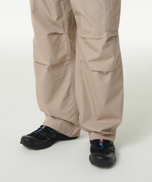 MUSINSA STANDARD（ムシンサスタンダード）の「リップストップパラシュートカーゴパンツ[ベージュ]（その他パンツ・メンズ・その他・26/27/28/29/30/31/32/33/34/36/38/40/42）」の8枚目の写真