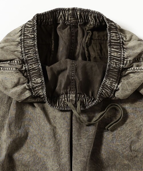 BEAMS（ビームス）の「フェード バルーンパンツ 【ワイドストレートフィット】（その他パンツ・メンズ・オリーブ/ブラウン・M/L/XL/S）」の8枚目の写真