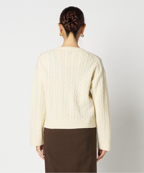 Letroyes(ルトロワ)の「CABLE CREW NECK KNIT(ニット/セーター・レディース・アイボリー/チャコールグレー/ネイビー・1/2)」の12枚目の写真
