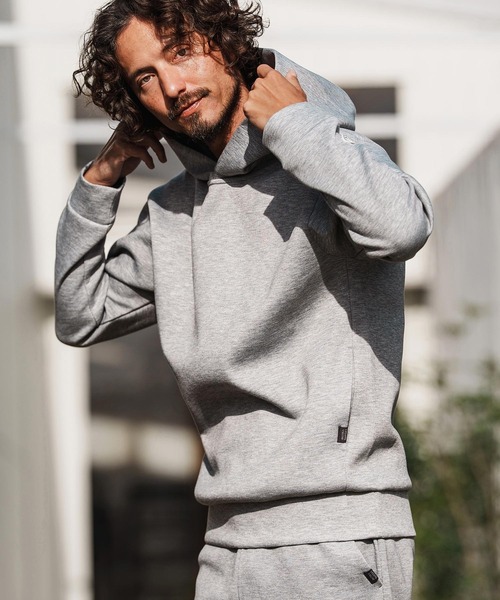 1minute 1second（ワンミニットワンセカンド）の「mpa4003-cardboard knit hoodie with heart patch パーカー(1M26H190)（パーカー・メンズ・ブラック/トップグレー/ネイビー・S/M/L/XL）」の4枚目の写真