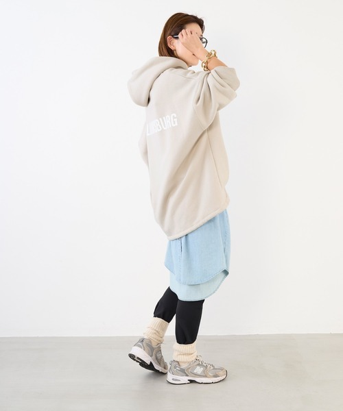 MICA&DEAL（マイカ＆ディール）の「裏起毛ビッグロゴフーディー（パーカー・レディース・チャコールグレー/ライトグレー/グレイッシュベージュ・FREE）」の12枚目の写真