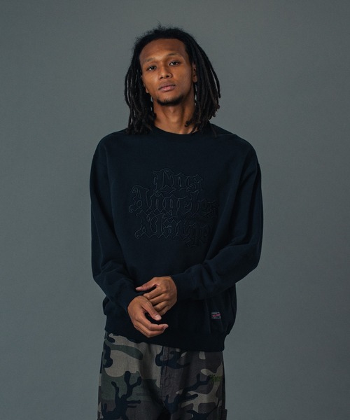 XLARGE（エクストララージ）の「PATCHED OLD ENGLISH CREWNECK SWEATSHIRT（スウェット・メンズ・ブラック/オリーブ/グレー/ネイビー・S/M/L/XL）」の10枚目の写真