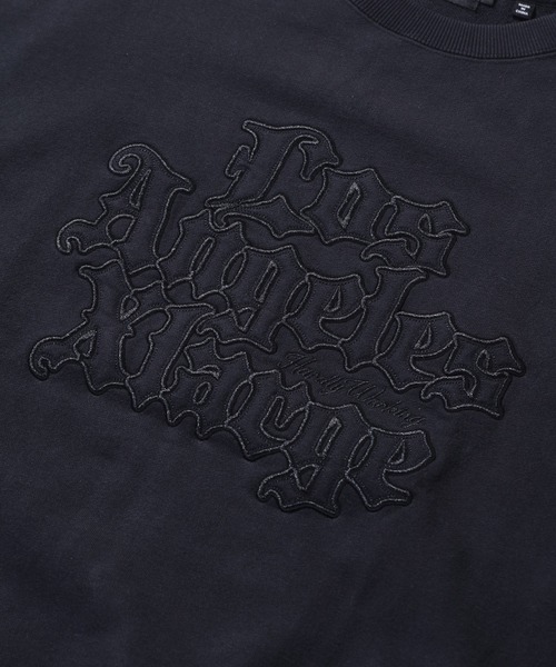 XLARGE（エクストララージ）の「PATCHED OLD ENGLISH CREWNECK SWEATSHIRT（スウェット・メンズ・ブラック/オリーブ/グレー/ネイビー・S/M/L/XL）」の5枚目の写真