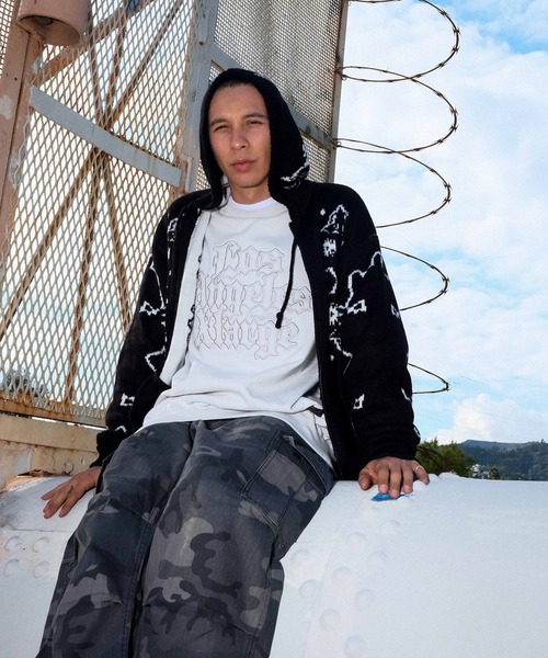 XLARGE（エクストララージ）の「PATCHED OLD ENGLISH CREWNECK SWEATSHIRT（スウェット・メンズ・ブラック/オリーブ/グレー/ネイビー・S/M/L/XL）」の20枚目の写真